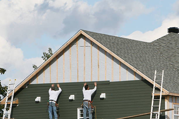 Professional Siding Installation technician working in Thornville, OH